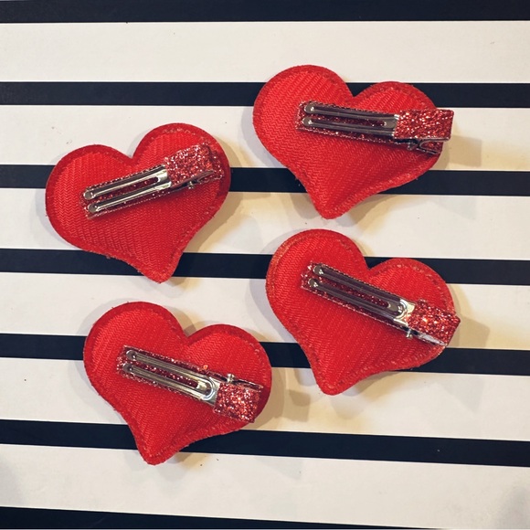 ♥️ SPARKLY RED HEART HAIR CLIPS - Picture 3 of 4